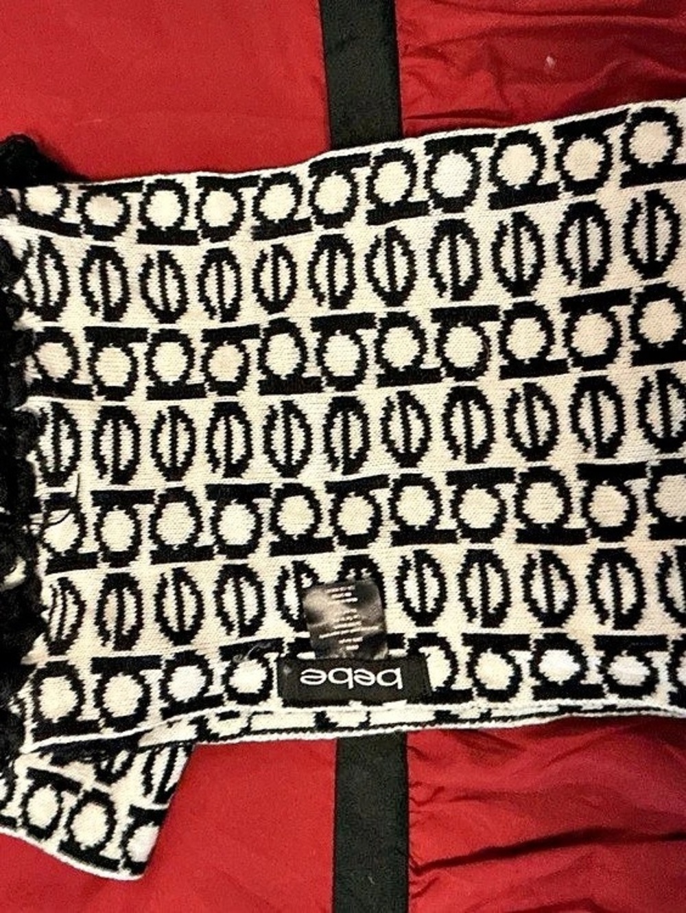 Oge Geometric Black & White Scarf Like New